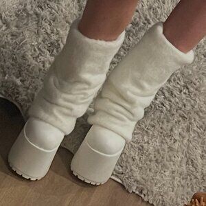 Snuggle Wonderland Platform Boots - White (brand new in box - never worn)